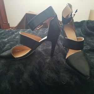 Black closed toe heel